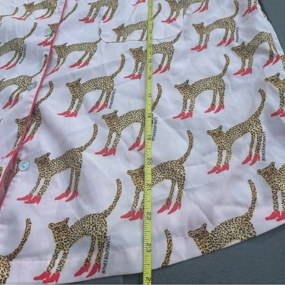 Bouffants & Broken Hearts Cheetah Pajama Set Size Medium Pockets Drawstring Pink - Picture 6 of 11
